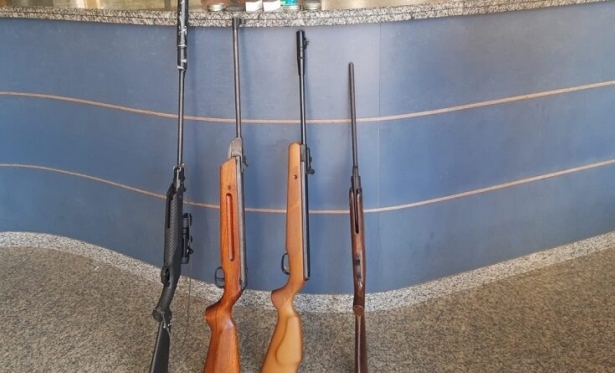 PM apreende arma e munies durante cumprimento de mandado em Itaperuna