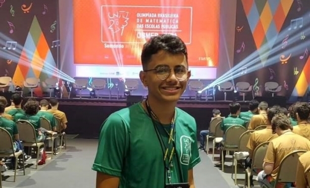 Estudante de Itaperuna recebe medalha de ouro na Olimpada Brasileira de Matemtica