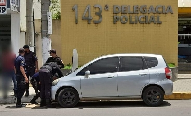 Carro roubado em Guapimirim  recuperado pela Guarda Municipal de Itaperuna