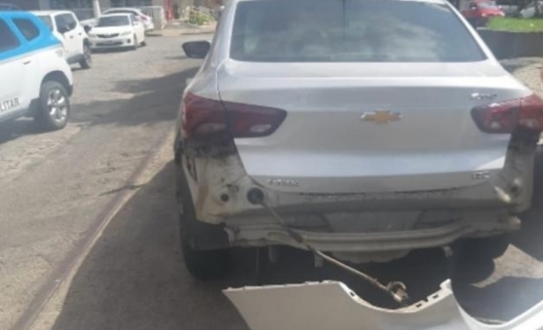 Motorista embriagado  preso aps colidir em trs carros em Pdua