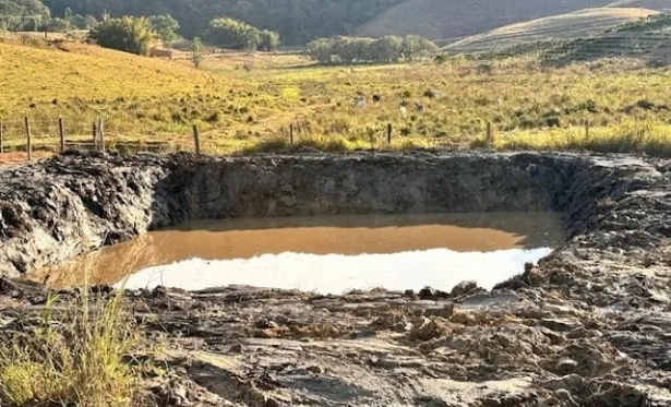 Polcia Ambiental Descobre Aterro Irregular em rea de Preservao Permanente em Varre-Sai