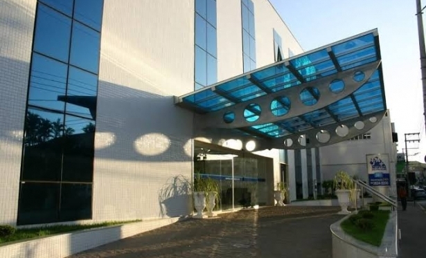 Ciclista de 69 anos fica ferido em acidente na Rua Vinhosa, em Itaperuna