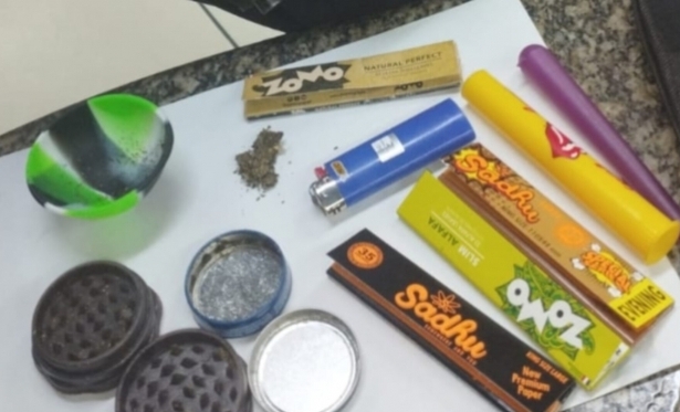 Pedestre  Flagrado com Kit Maconha Durante Patrulhamento da PM em Itaperuna