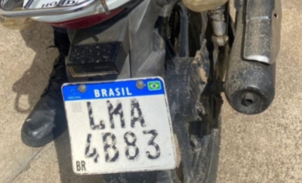 Polcia Militar recupera moto furtada abandonada em Itaperuna