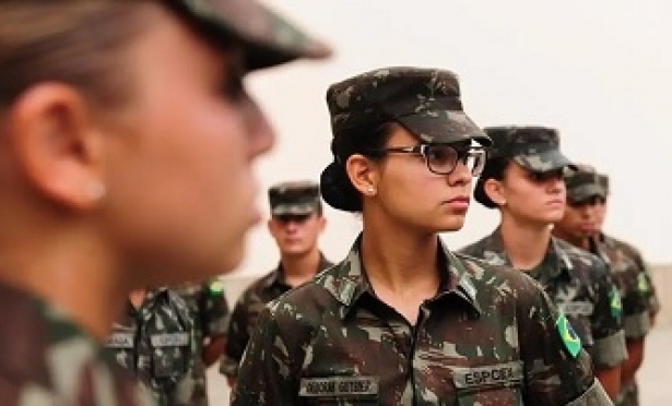 Mulheres podero fazer alistamento militar voluntrio em 2025  