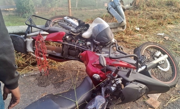 Acidente com moto deixa uma mulher morta e dois feridos na RJ-116