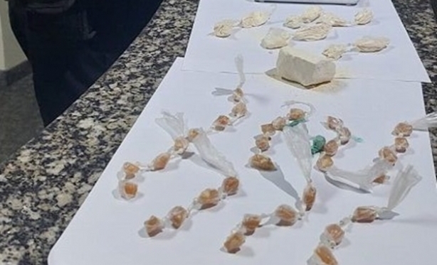PM desenterra drogas e balança de precisão em Bom Jesus do Itabapoana
