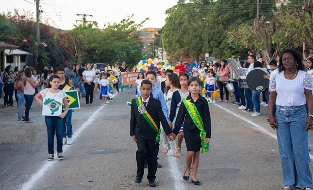 Itaperuna divulga programação do Desfile Cívico de 7 de Setembro.